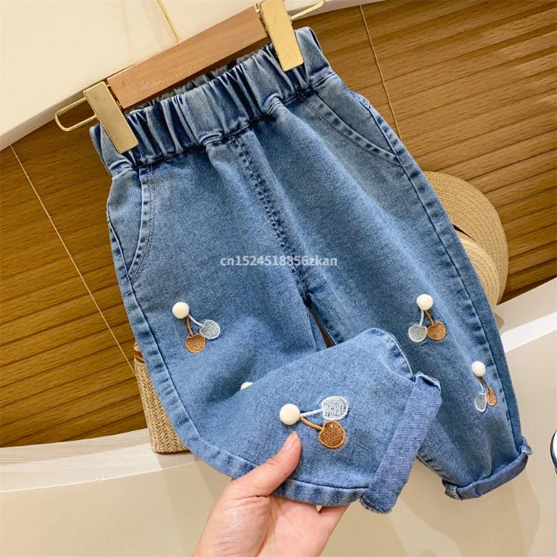 Ambroidered Flower Girl Jeans  - Baby Girl Clothing Zara recension och pris